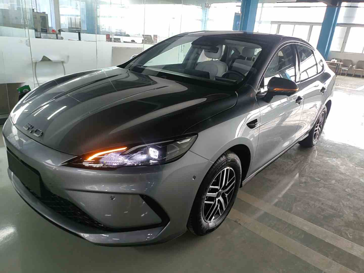 比亚迪 海豹05 DM-i 2025款 DM-i 智驾版 120KM旗舰型(2)