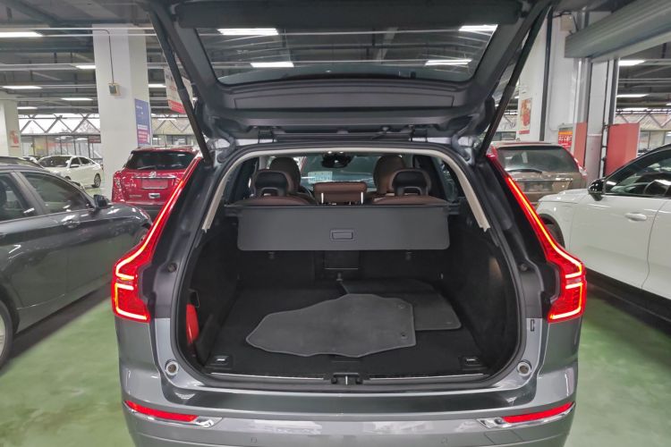 沃尔沃XC60新能源 2019款 T8 E驱混动 智尊豪华版 国V机舱底盘23
