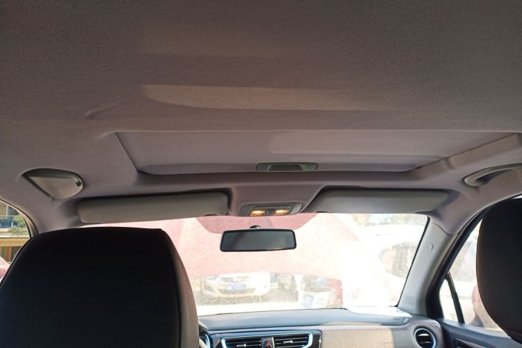 中华V3 2016款 1.5T 自动旗舰型中控内饰22