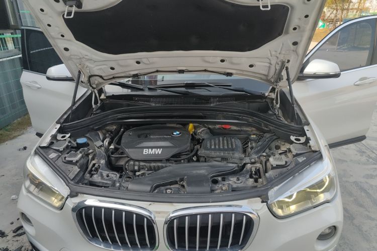 宝马X1 2018款 sDrive18Li 尊享型机舱底盘24