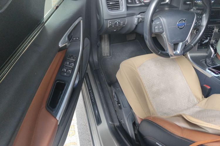 沃尔沃S60 2016款 S60L T4 智远版中控内饰20