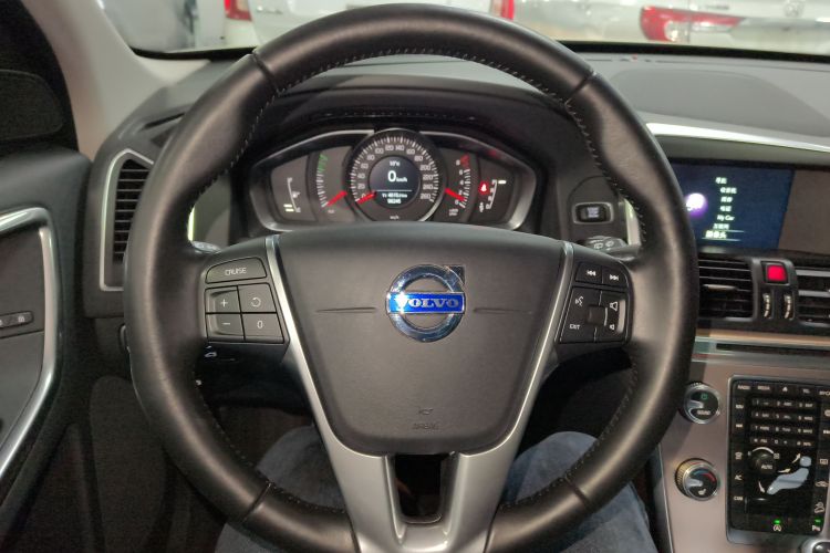 沃尔沃XC60 2017款 T5 AWD 智进版中控内饰13