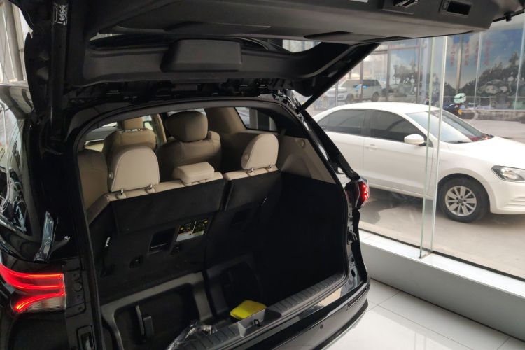 丰田 赛那SIENNA 2026款 2.5L 双擎四驱尊贵版机舱底盘23