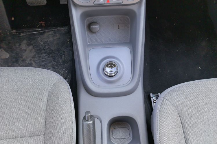 五菱汽车 五菱宏光新能源 2024款 纯电版 300KM 标准型局部细节18