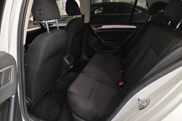 大众 高尔夫 2019款 200TSI DSG舒适进取版 国VI中控内饰7004