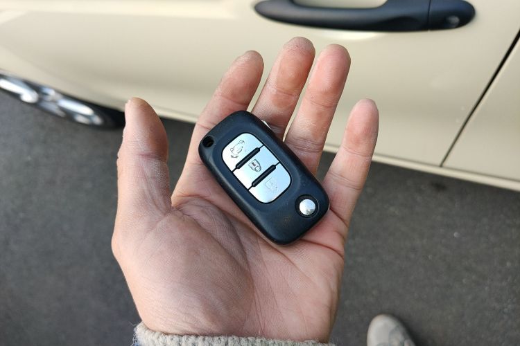 smart forfour 2016款 1.0L 52千瓦灵动版中控内饰11