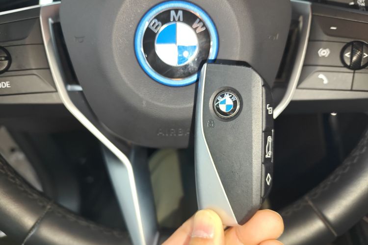 宝马iX1 2023款 eDrive25L X设计套装中控内饰7001