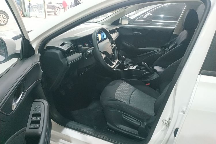 荣威i5 2023款 1.5L 手动舒享版中控内饰20