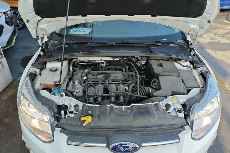 福特 福克斯 2012款 三厢 1.6L 自动舒适型机舱底盘24