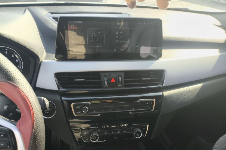 宝马X1 2019款 sDrive20Li 领先型中控内饰16