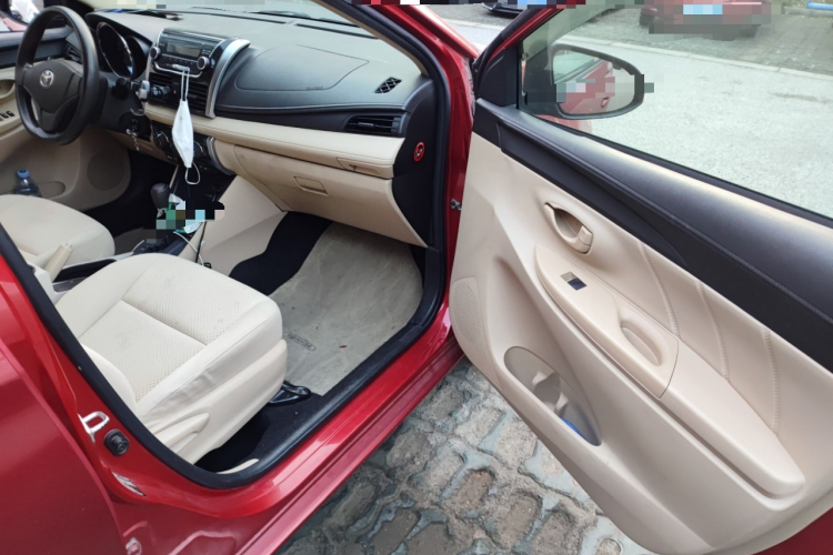 丰田 威驰 2014款 1.5L 自动智臻版局部细节9005