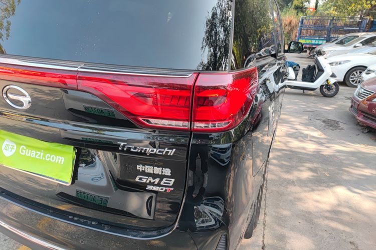 广汽传祺 传祺M8 2020款 领航款 390T 尊享版车身外观9