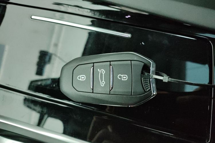 标致508L新能源 2021款 1.6T 插混科技版中控内饰11