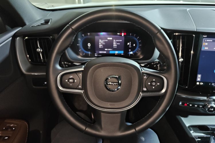 沃尔沃XC60 2025款 B5 四驱智逸豪华版局部细节13