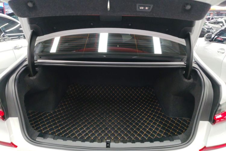 宝马3系 2021款 325Li M运动曜夜套装机舱底盘23