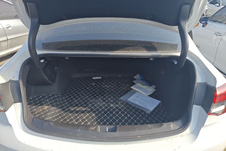 别克 君威 2022款 552T 智享型机舱底盘23