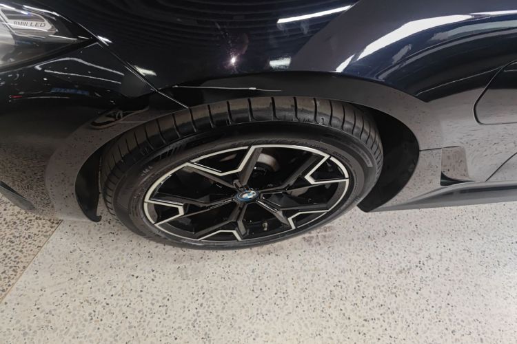 宝马i3 2024款 eDrive 40 L 曜夜套装车身外观6007