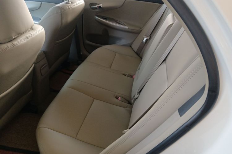 丰田 卡罗拉 2011款 1.8L CVT GL-i中控内饰7004