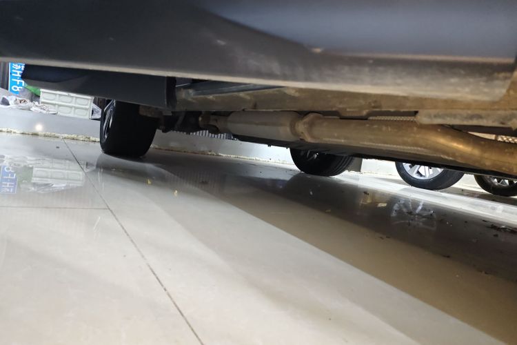 比亚迪 宋PLUS新能源 2025款 DM-i 112KM 尊荣型局部细节9001