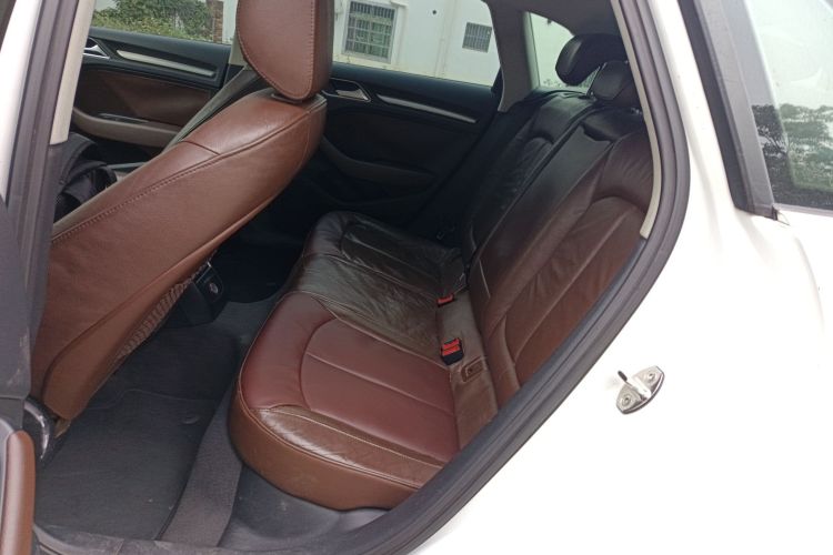 奥迪A3 2016款 Sportback 35 TFSI 风尚型中控内饰21