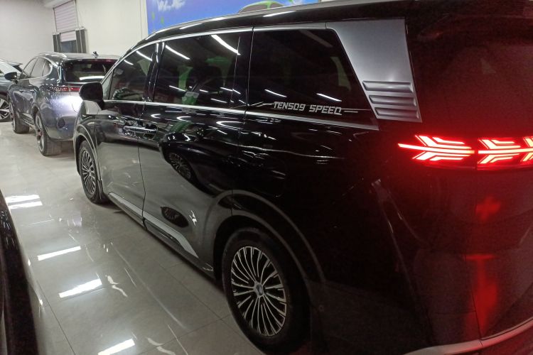 腾势D9 2022款 DM-i 970 四驱旗舰型车身外观6003