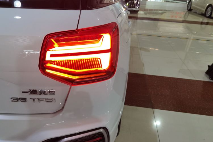 奥迪Q2L 2023款 35TFSI 进取动感型车身外观6006