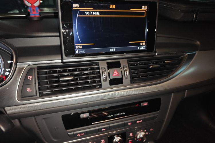 奥迪A6L 2017款 30 FSI 技术型中控内饰16
