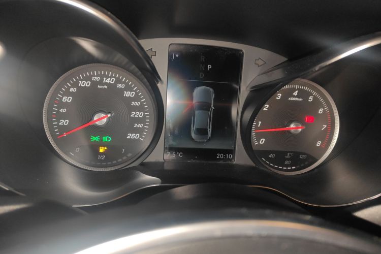 奔驰C级 2018款 C 200 运动版局部细节14