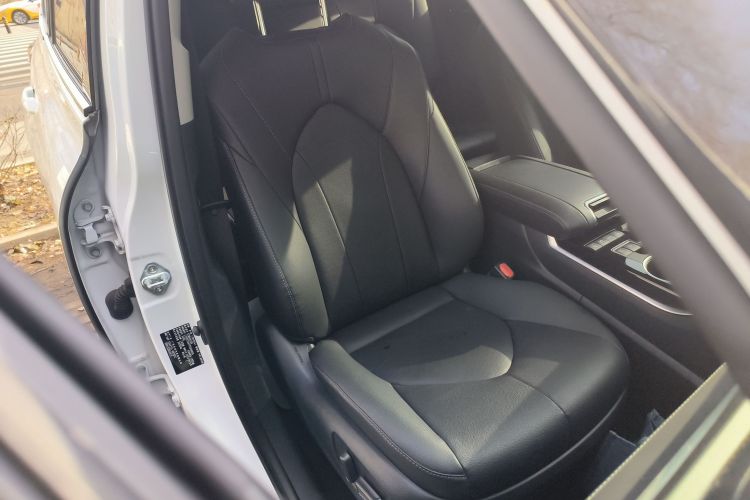 丰田 汉兰达 2022款 380T 四驱尊贵版 7座局部细节41