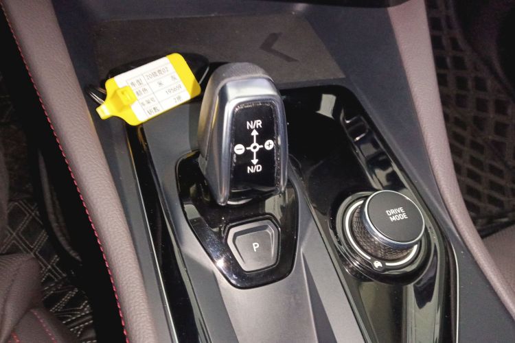 领克02 2021款 2.0TD 自动两驱耀 冠军版中控内饰18