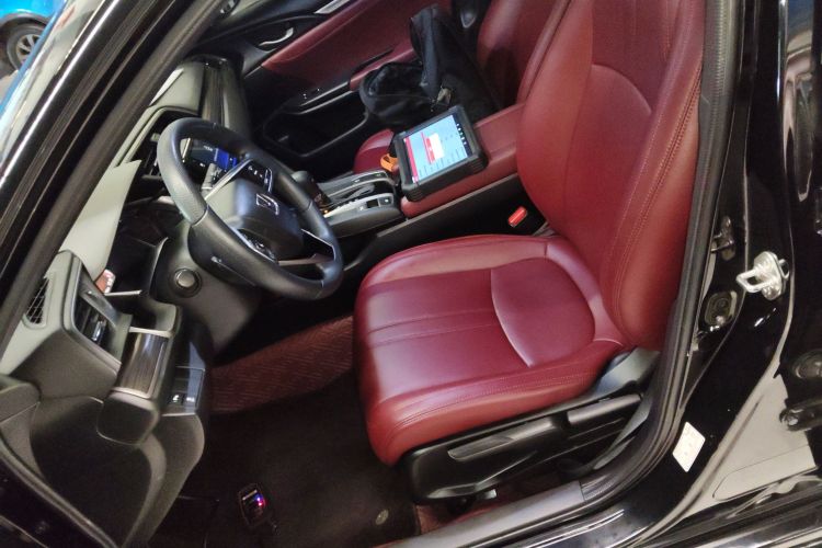 本田 思域 2021款 HATCHBACK 220TURBO CVT潮酷控局部细节19