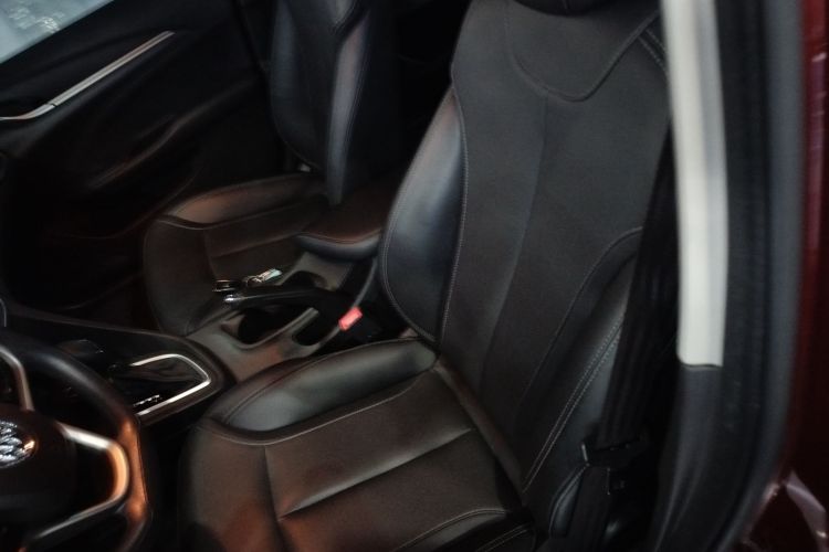 别克 英朗 2021款 改款 1.3T 自动轻混动精英型中控内饰19