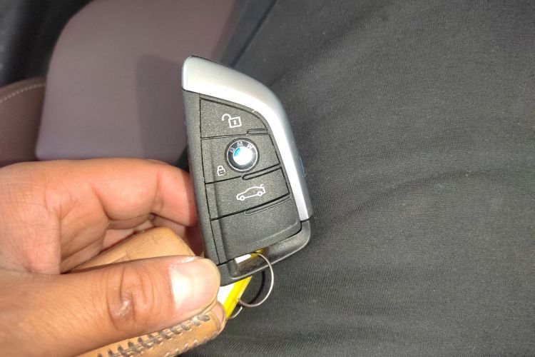 宝马1系 2021款 改款 120i M运动曜夜版中控内饰11