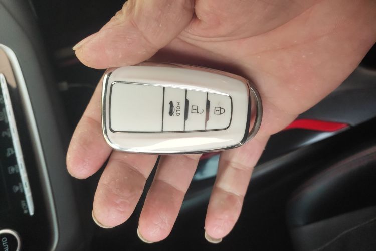 丰田 雷凌 2021款 双擎 1.8H E-CVT运动版中控内饰11