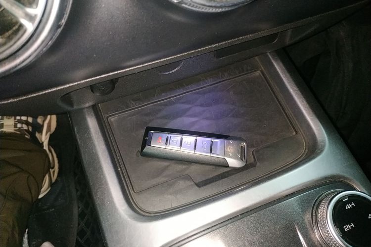 坦克300 2021款 越野版 2.0T 征服者中控内饰11