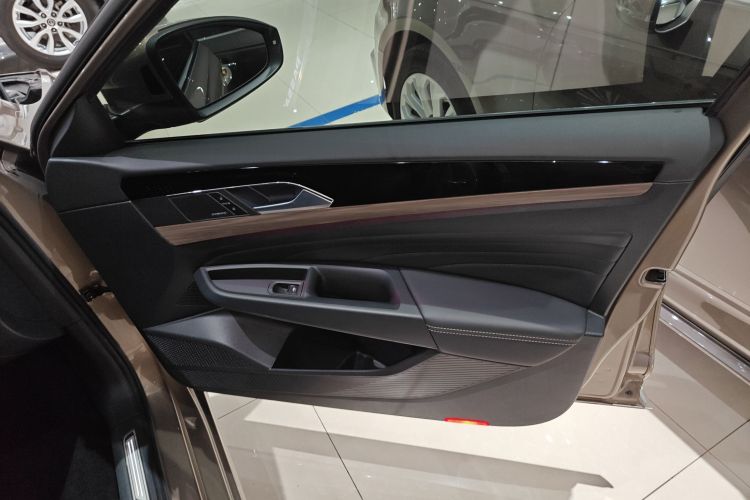 大众 帕萨特 2020款 380TSI 旗舰版 国VI中控内饰7005