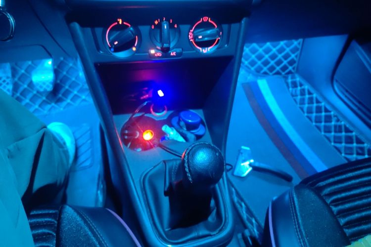 大众 Polo 2014款 1.4L 手动风尚版中控内饰18