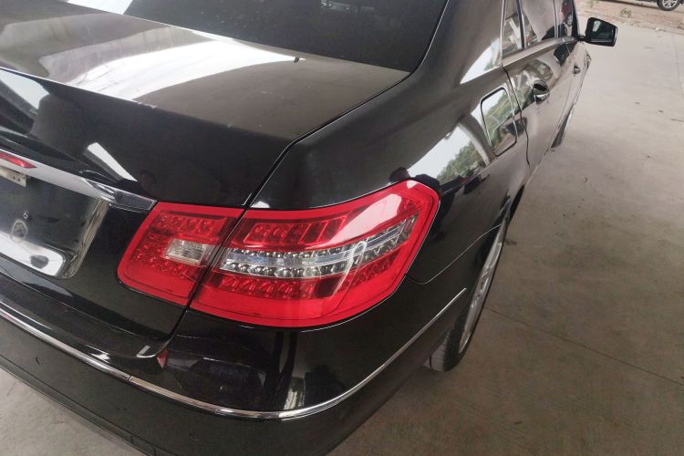 奔驰E级 2013款 E 300 L 优雅型车身外观9