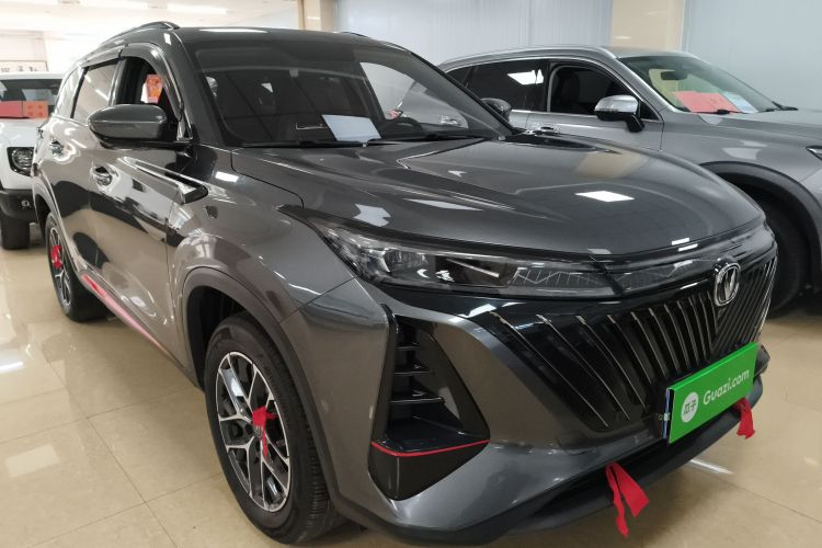 长安CS75 PLUS 2022款 第二代 1.5T 自动尊贵型车身外观3