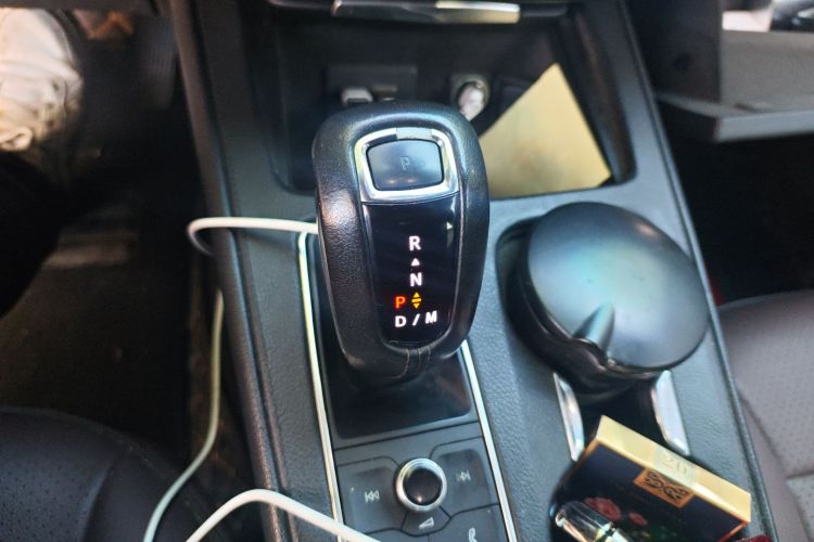 凯迪拉克XT4 2018款 28T 两驱技术型中控内饰18