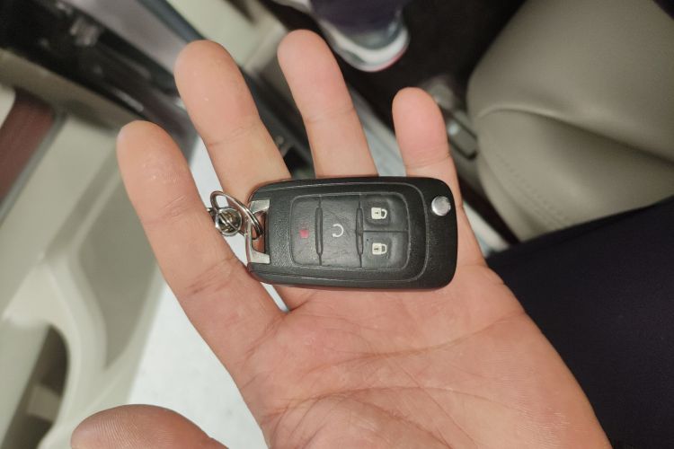 别克GL8 2017款 25S 舒适型 国V中控内饰7001