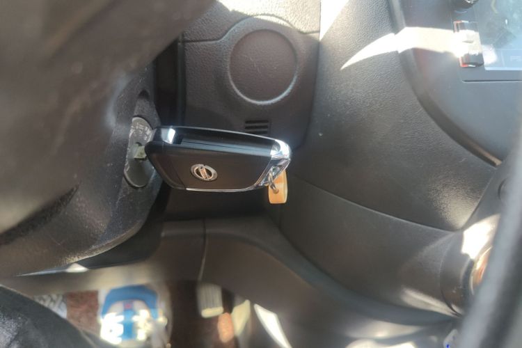 日产 玛驰 2015款 1.2L 手动易享版中控内饰11