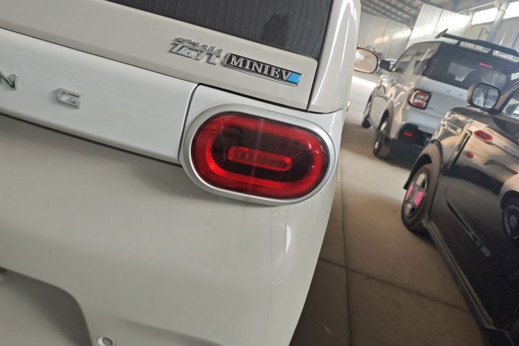 五菱汽车 宏光MINIEV 2024款 第三代 215km 青春版车身外观9