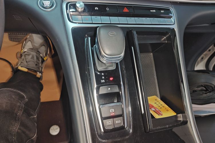 广汽传祺 传祺M8 2023款 领秀系列 390T 豪华版中控内饰18