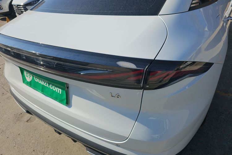 吉利银河 银河L6 2024款 125km PLUS 龙腾版车身外观9