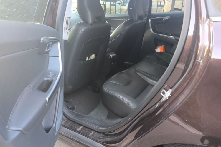 沃尔沃XC60 2017款 T5 AWD 智进版中控内饰21