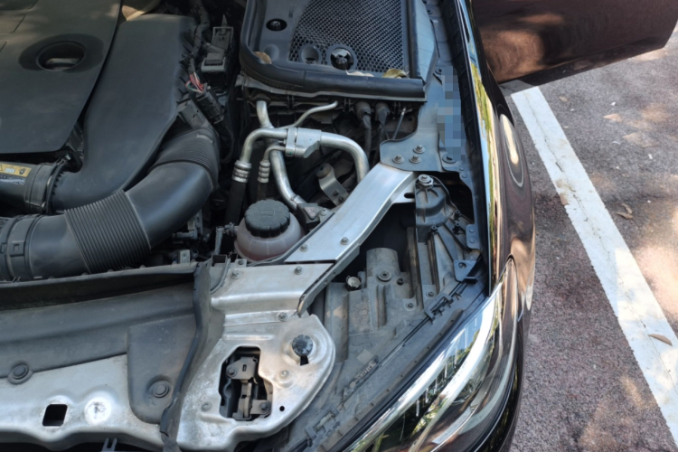 奔驰E级 2020款 改款 E 260 L局部细节9006