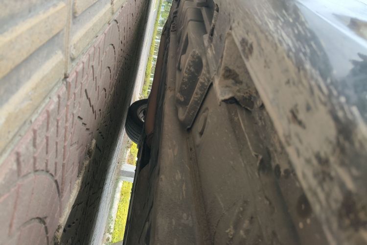 雷克萨斯ES 2013款 300h 精英版局部细节9001