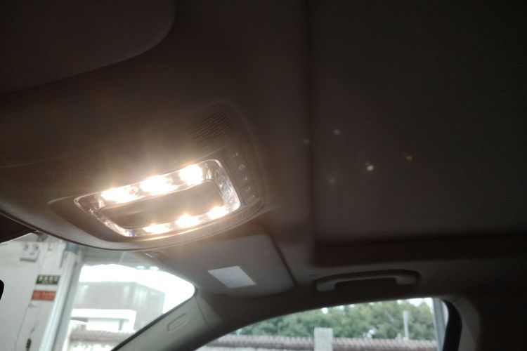 奔驰GLE 2023款 GLE 350 4MATIC 时尚型局部细节22