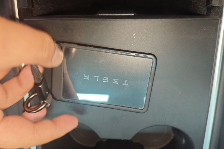 特斯拉 Model Y 2023款 高性能全轮驱动版中控内饰11